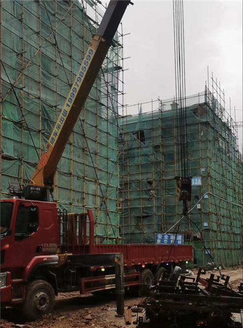 魏县“慢工细活”—— 吊车的 “微动控制” 技术